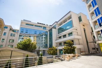 Dok cijeli svijet ubrzano povećava bolničke kapacitete, crnogorskoj Vladi ne trebaju ni postojeći Dok cijeli svijet ubrzano povećava bolničke kapacitete, crnogorskoj Vladi ne trebaju ni postojeći