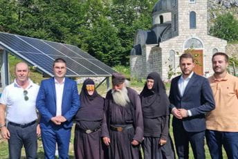 Solarni paneli za napajanje manastira Somina Solarni paneli za napajanje manastira Somina