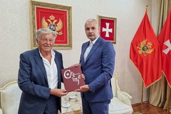 Prijestonica će podržati kreiranje arhiva Cetinjskog bijenala Prijestonica će podržati kreiranje arhiva Cetinjskog bijenala