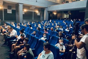 Dani dijaspore-iseljenika započeli predstavom za djecu „Zaljubljeni vitez od Morače“ i animatorskim programom Dani dijaspore-iseljenika započeli predstavom za djecu „Zaljubljeni vitez od Morače“ i animatorskim programom