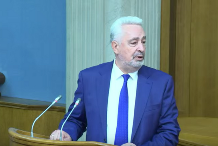 Krivokapić: Crna Gora finansijski gotovo nestala u džepovima funkcionera bivše vlasti Krivokapić: Crna Gora finansijski gotovo nestala u džepovima funkcionera bivše vlasti