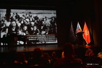 Abazović: Romi će naći svoje mjesto pod suncem Crne Gore Abazović: Romi će naći svoje mjesto pod suncem Crne Gore