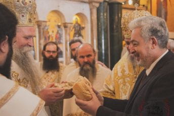 Dok naš premijer odnekud ima antitijela i neće vakcinu, poruke iz svijeta da se svi vakcinišemo Dok naš premijer odnekud ima antitijela i neće vakcinu, poruke iz svijeta da se svi vakcinišemo