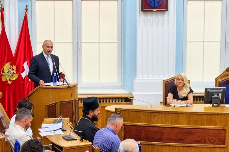 Kašćelan: Crnogorci se nikada nijesu predavali Kašćelan: Crnogorci se nikada nijesu predavali