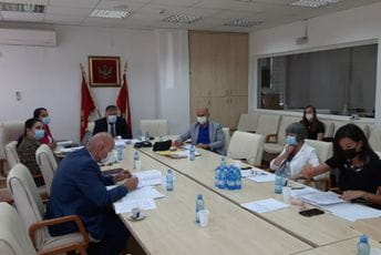 Specijalni tužioci Turković, Šoškić i Vučinić položili zakletvu Specijalni tužioci Turković, Šoškić i Vučinić položili zakletvu