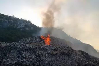 Tadić: Gašenje požara na deponiji Mislov do nemoguća misija Tadić: Gašenje požara na deponiji Mislov do nemoguća misija