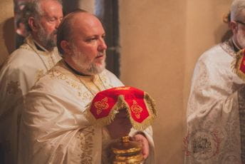 Joanikije ispratio Džomića za Beograd Džomić (desno)