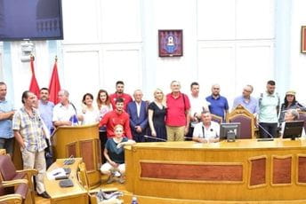 Dijaspora će izvući Crnu Goru iz mraka Sa okupljanja na Cetinju