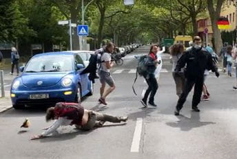 Na protestu protiv mjera 500 privedenih; Policija: Postaju sve radikalniji Na protestu protiv mjera 500 privedenih; Policija: Postaju sve radikalniji