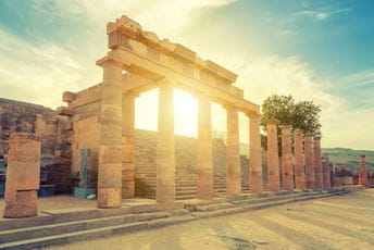 Zbog toplotnog talasa, u Grčkoj izmijenjeno radno vrijeme arheoloških lokaliteta Zbog toplotnog talasa, u Grčkoj izmijenjeno radno vrijeme arheoloških lokaliteta