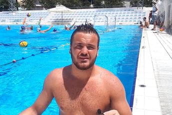 "Ovo je meč istine, sve što je bilo se zaboravlja"