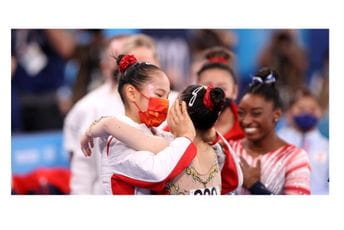 Zlato za 16-godišnju Guan, Simon Bajls treća na gredi Zlato za 16-godišnju Guan, Simon Bajls treća na gredi