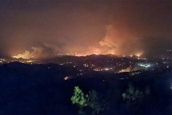 "Bježimo iz pakla": Katastrofalan požar na obodima Atine "Bježimo iz pakla": Katastrofalan požar na obodima Atine