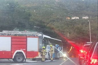 Kotor: Gorio autobus na izlazu iz Vrmca Kotor: Gorio autobus na izlazu iz Vrmca