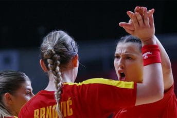 Lavice u Granoljersu sa Francuskom Lavice u Granoljersu sa Francuskom