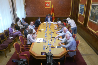 Utvrđen predlog da se Stevo Muk izabere za člana Tužilačkog savjeta, Kaluđerović povukla kandidaturu Utvrđen predlog da se Stevo Muk izabere za člana Tužilačkog savjeta, Kaluđerović povukla kandidaturu