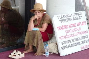 Protest radnika Vektra Boke do ispunjenja zahtjeva ili štrajk glađu Protest radnika Vektra Boke do ispunjenja zahtjeva ili štrajk glađu