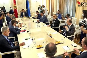 Dijalog vlasti i opozicije u septembru Dijalog vlasti i opozicije u septembru