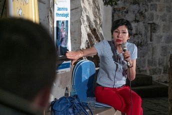 Jasmina Ahmetagić održala predavanje o Dostojevskom Jasmina Ahmetagić održala predavanje o Dostojevskom