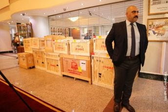 SAD vratile Iraku 17.000 opljačkanih antičkih predmeta Sanduci sa antikvitetima stigli u Irak