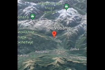 Spasilačka akcija: Turisti zaglavljeni u stijeni iznad Vusanja Spasilačka akcija: Turisti zaglavljeni u stijeni iznad Vusanja