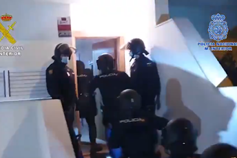 Škaljarci uhapšeni sa 400 kilograma kokaina i pola miliona eura Škaljarci uhapšeni sa 400 kilograma kokaina i pola miliona eura