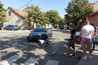 Sudar na raskrsnici ulica Bajove i Nikca od Rovina Sudar na raskrsnici ulica Bajove i Nikca od Rovina