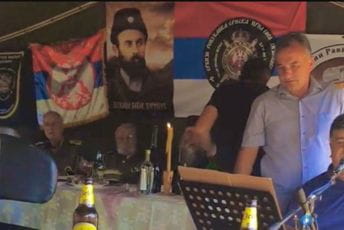 Gledao sam vrh Zaostra Gledao sam vrh Zaostra