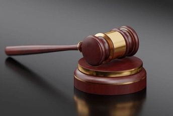 Budva: Podgoričanin da plati 900 eura zbog omalovažavanja policajaca Budva: Podgoričanin da plati 900 eura zbog omalovažavanja policajaca