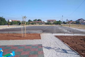 U toku radovi na uređenju dječjeg igrališta i sportskog poligona u Balabanima U toku radovi na uređenju dječjeg igrališta i sportskog poligona u Balabanima