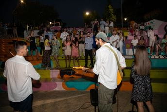 Mladi su vrijedan resurs cjelokupnog društva Mladi su vrijedan resurs cjelokupnog društva