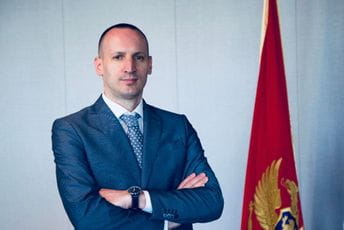 Crnogorski pokret: Svi na Cetinje Crnogorski pokret: Svi na Cetinje