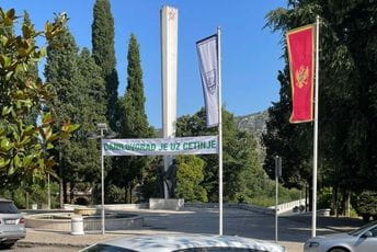 "Neće se niko pokolebat', ni prepanut' – Danilovgrad je uz Cetinje!" "Neće se niko pokolebat', ni prepanut' – Danilovgrad je uz Cetinje!"