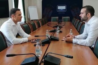 "Crna Gora radi " za "srpski svet" ali i za Krivokapićevu partiju Mali i Spajić