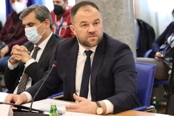 Mitrović: Evo dokaza da Demokrate lažu Mitrović: Evo dokaza da Demokrate lažu