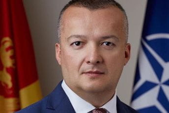 Filipović: Dok bilježimo rast oboljelih, vlast pobrojava bilborde i turiste po nacionalnoj osnovi Filipović: Dok bilježimo rast oboljelih, vlast pobrojava bilborde i turiste po nacionalnoj osnovi