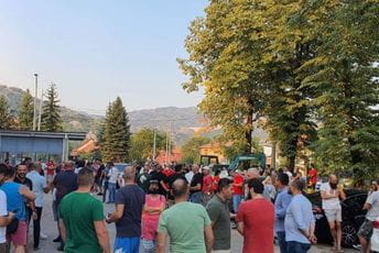 Skup kod Lovćenske vile 22. avgusta: 5. septembar zid poslije kojeg se više uzmicati ne može Skup kod Lovćenske vile 22. avgusta: 5. septembar zid poslije kojeg se više uzmicati ne može