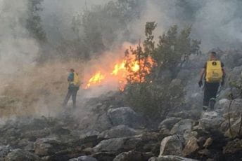 Vatrogasci iscrpljeni, požari bukte Vatrogasci iscrpljeni, požari bukte