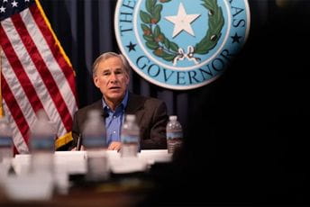 Dan nakon okupljanja republikanaca: Guverner Teksasa, koji je prkosio mjerama, pozitivan na koronavirus Dan nakon okupljanja republikanaca: Guverner Teksasa, koji je prkosio mjerama, pozitivan na koronavirus