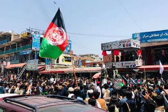 Talibani pucali u učesnike skupa, lokalni mediji navode da ima mrtvih Talibani pucali u učesnike skupa, lokalni mediji navode da ima mrtvih