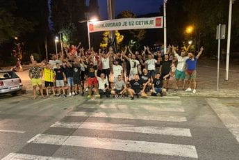 Danilovgrađani brane transparent, istrajno šalju podršku Cetinju Danilovgrađani brane transparent, istrajno šalju podršku Cetinju