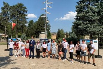 Na Cetinju otvorena izložba “Crna Gora, nekad i sad” Na Cetinju otvorena izložba “Crna Gora, nekad i sad”