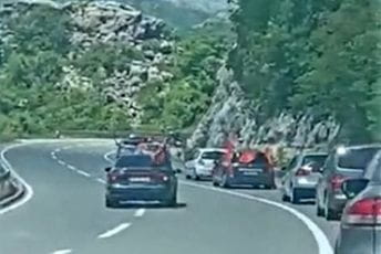 Probijena blokada na Barutani Probijena blokada na Barutani