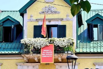 Poruke i sa cetinjskih terasa: "Imam li ja pravo na svoju crkvu?" Poruke i sa cetinjskih terasa: "Imam li ja pravo na svoju crkvu?"