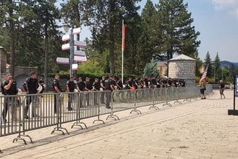 Savjet će pratiti postupanje policije na Cetinju, zahtjevaju da svi imaju oznake Savjet će pratiti postupanje policije na Cetinju, zahtjevaju da svi imaju oznake