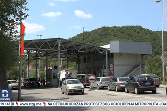 Od juna GP Dračenovac prešlo 560.000 putnika Od juna GP Dračenovac prešlo 560.000 putnika