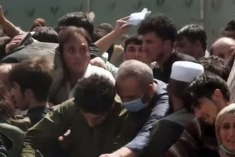 U stampedu kod aerodroma u Kabulu pregažena dvogodišnja djevojčica U stampedu kod aerodroma u Kabulu pregažena dvogodišnja djevojčica