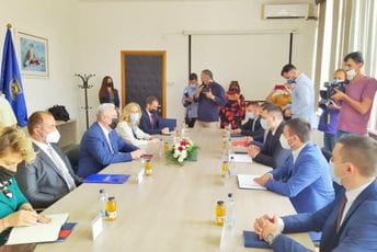 Krivokapić se sastao sa Kovačevićem Krivokapić se sastao sa Kovačevićem