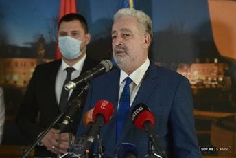 Besmislice i kič idu uz fašistoidni nacional-šovinizam Besmislice i kič idu uz fašistoidni nacional-šovinizam