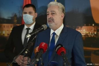 "Ljekar ubije jednog čovjeka, a ekonomija hiljade" "Ljekar ubije jednog čovjeka, a ekonomija hiljade"